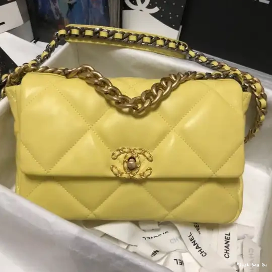 First Bag Ru FLAP 19 CHANEL BAG 0530